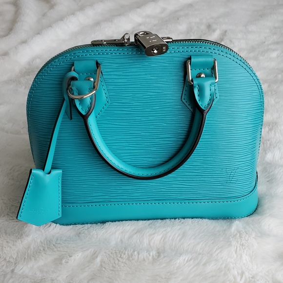 Authentic Louis Vuitton Alma Epi BB - Picture 7 of 12